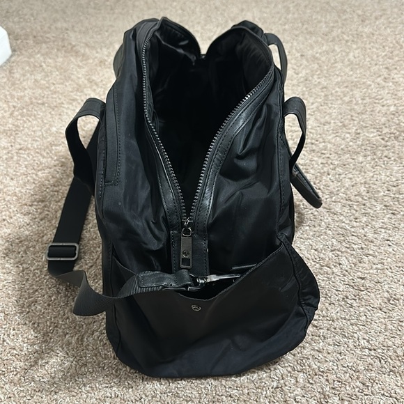 Lululemon - Picture 4 of 10